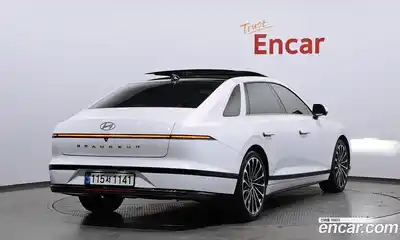 Hyundai Grandeur 2023 2.5 Автомат в Москве № 113236, миниатюра 2