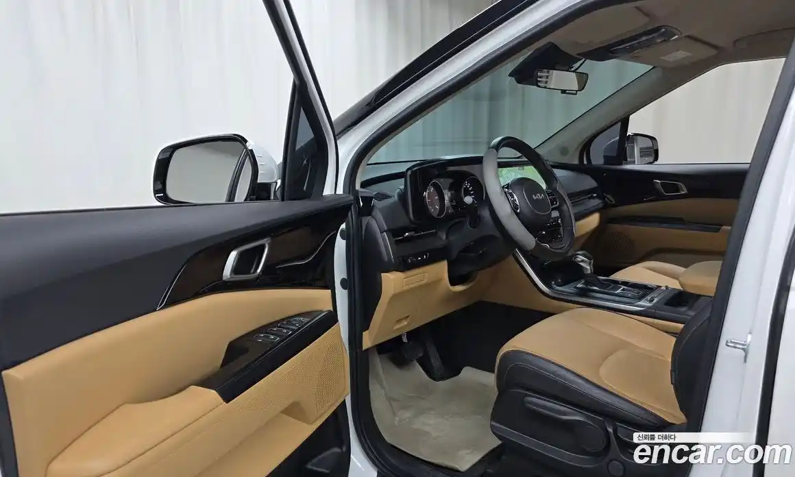 Kia Canival 2022 2.2 Автомат в Москве № 128458, фото 17