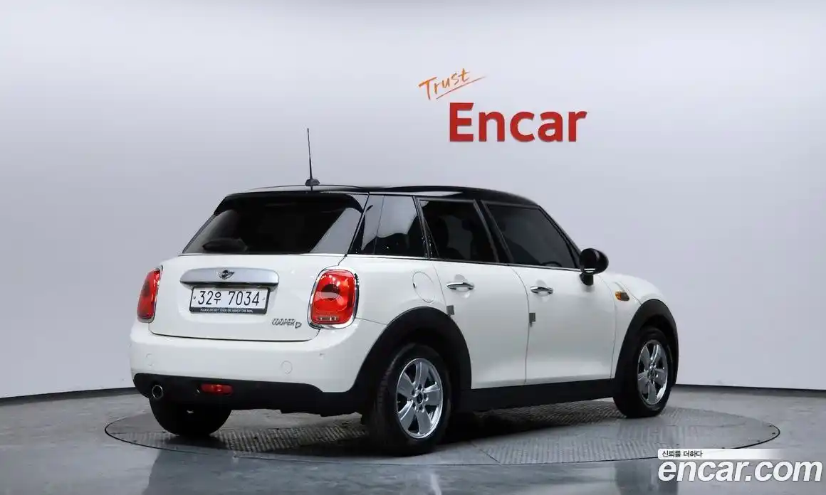 Mini Cooper 2015 1.5 Автомат в Москве № 139049, фото 19