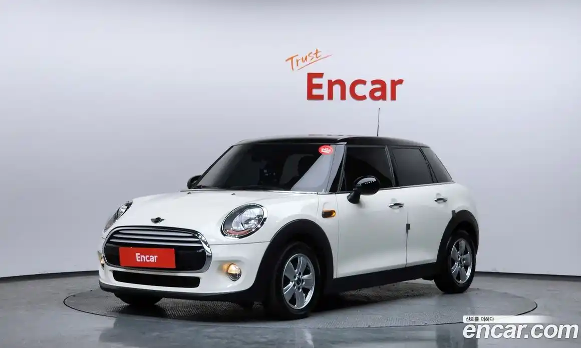 Mini Cooper 2015 1.5 Автомат в Москве № 139049, фото 7