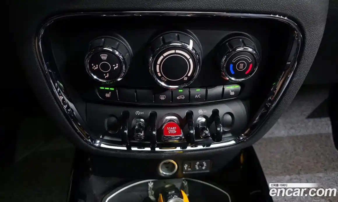 Mini Clubman 2016 2.0 Автомат в Москве № 139671, фото 15