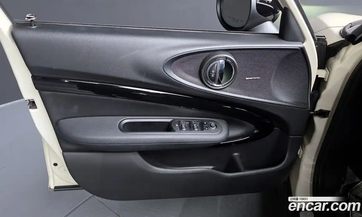 Mini Clubman 2016 2.0 Автомат в Москве № 139671, фото 17