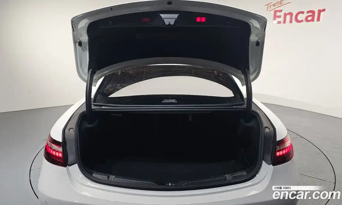 Mercedes-Benz E-Class 2021 3.0 Автомат в Москве № 140495, фото 20