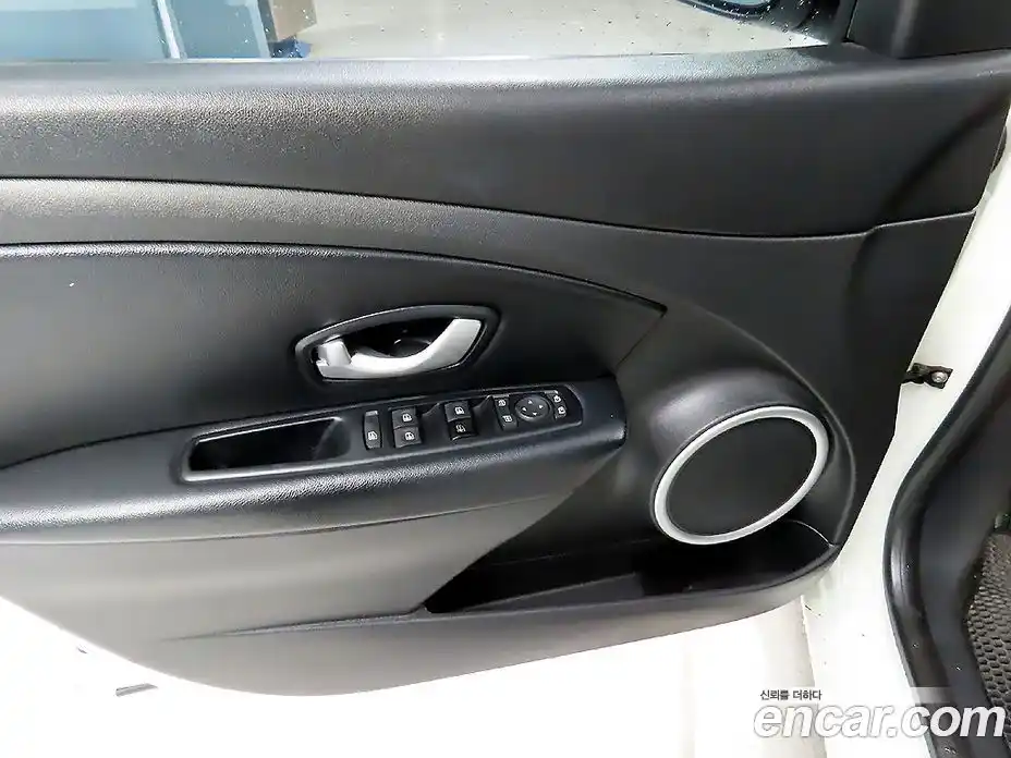 Renault SM3 2014 1.6 Автомат в Москве № 148106, фото 12