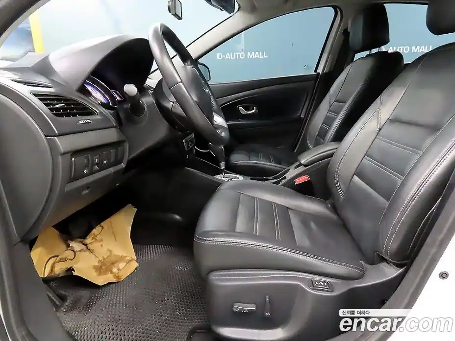 Renault SM3 2014 1.6 Автомат в Москве № 148106, фото 10