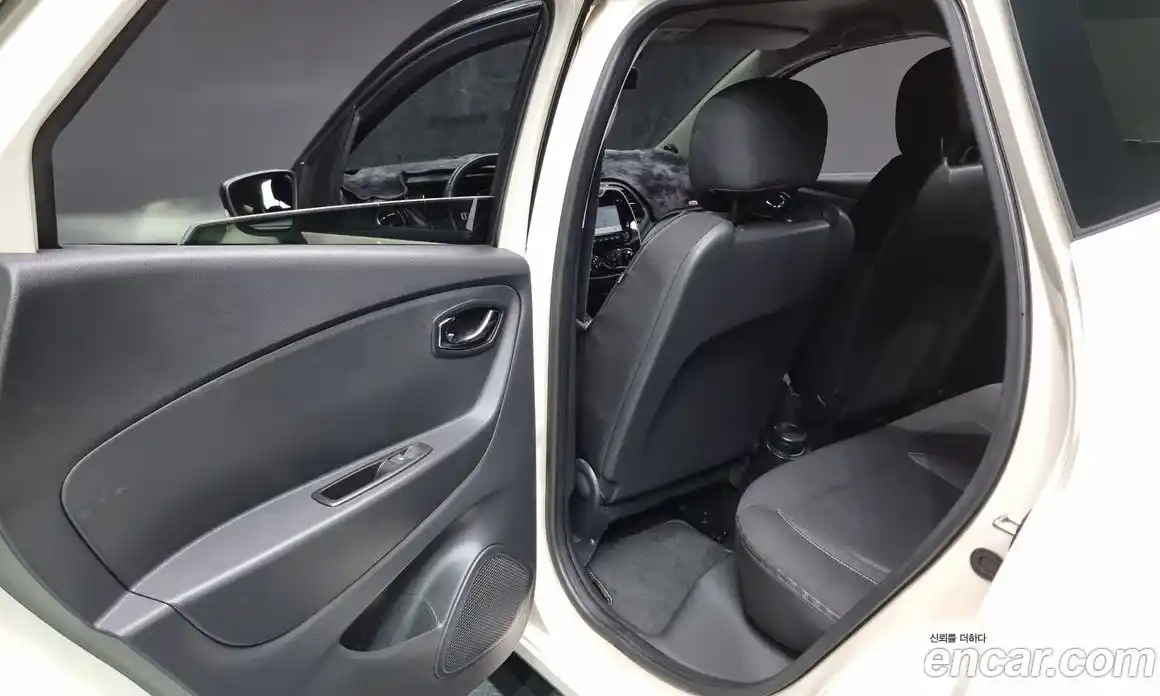 Renault QM3 2015 1.5 Автомат в Москве № 148417, фото 11