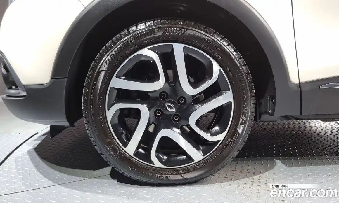 Renault QM3 2015 1.5 Автомат в Москве № 148417, фото 13