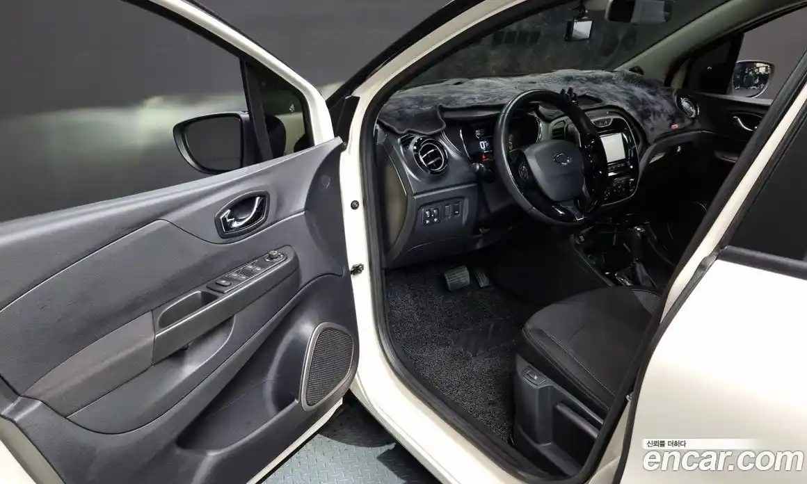 Renault QM3 2015 1.5 Автомат в Москве № 148417, фото 18