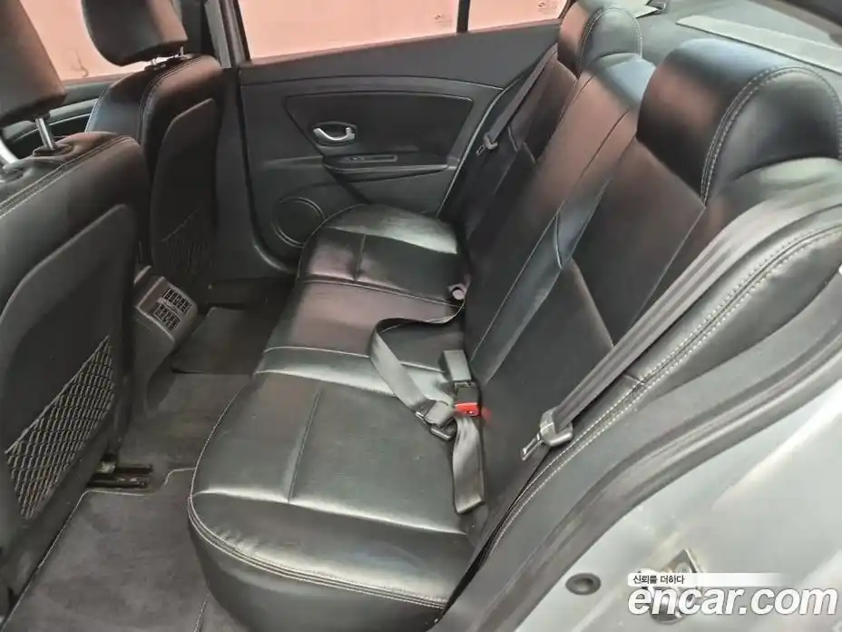 Renault SM3 2010 1.6 Автомат в Москве № 152669, фото 10