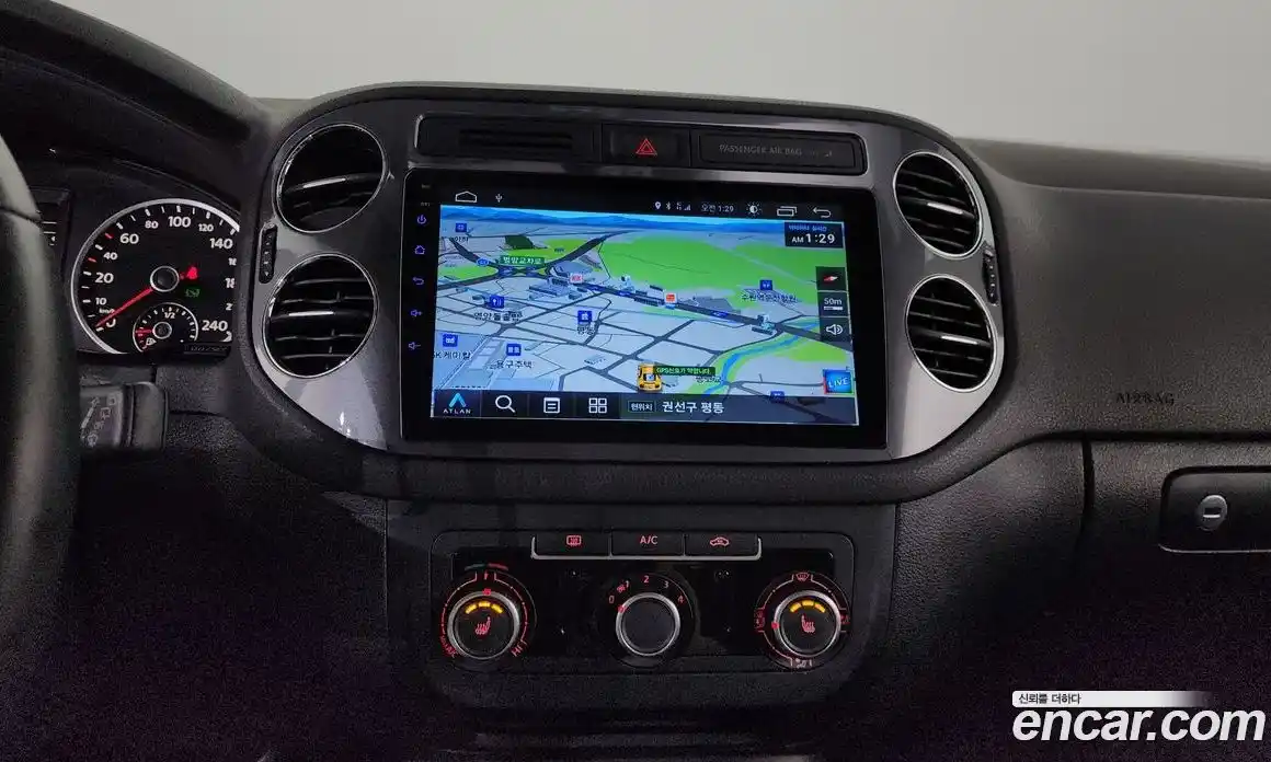 Volkswagen Tiguan 2015 2.0 Автомат в Москве № 155640, фото 14