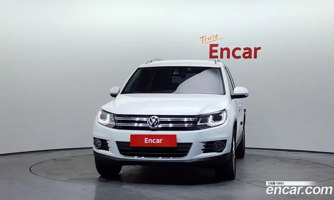 Volkswagen Tiguan 2015 2.0 Автомат в Москве № 155640, фото 3