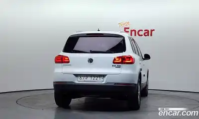 Volkswagen Tiguan 2015 2.0 Автомат в Москве № 155640, миниатюра 4