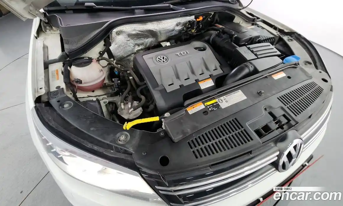 Volkswagen Tiguan 2015 2.0 Автомат в Москве № 155640, фото 6