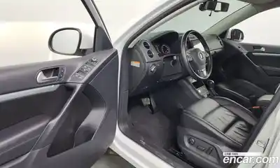 Volkswagen Tiguan 2015 2.0 Автомат в Москве № 155640, миниатюра 10