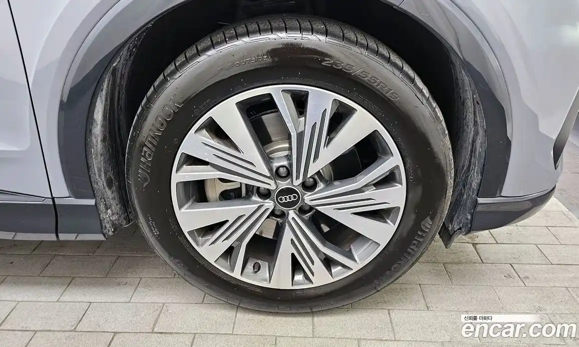 Audi Q4 e-tron 2025 0.2 Автомат в Москве № 162360, фото 3