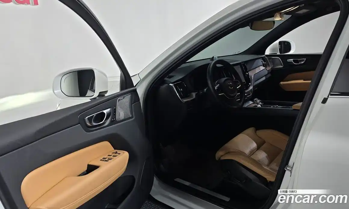 Volvo XC60 2025 2.0 Автомат в Москве № 164190, фото 1