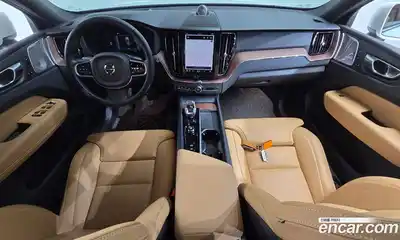 Volvo XC60 2025 2.0 Автомат в Москве № 164190, миниатюра 2