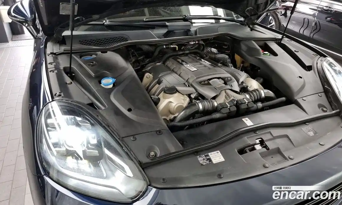 Porsche Cayenne 2016 4.8 Автомат в Москве № 165595, фото 13