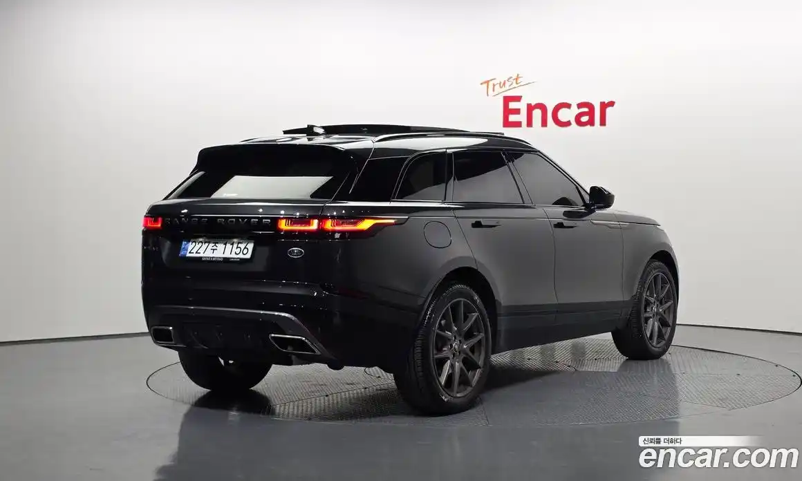 Land Rover Range-Rover Velar 2023 3.0 Автомат в Москве № 166085, фото 18