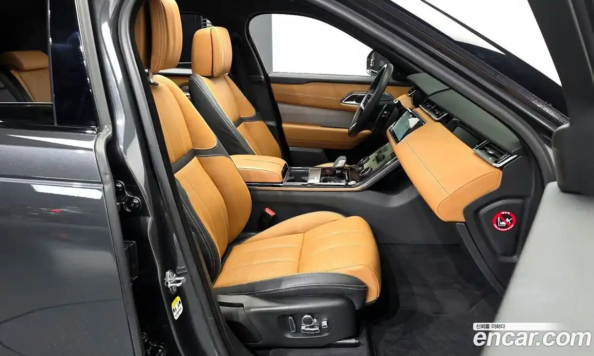 Land Rover Range-Rover Velar 2023 3.0 Автомат в Москве № 166085, фото 6