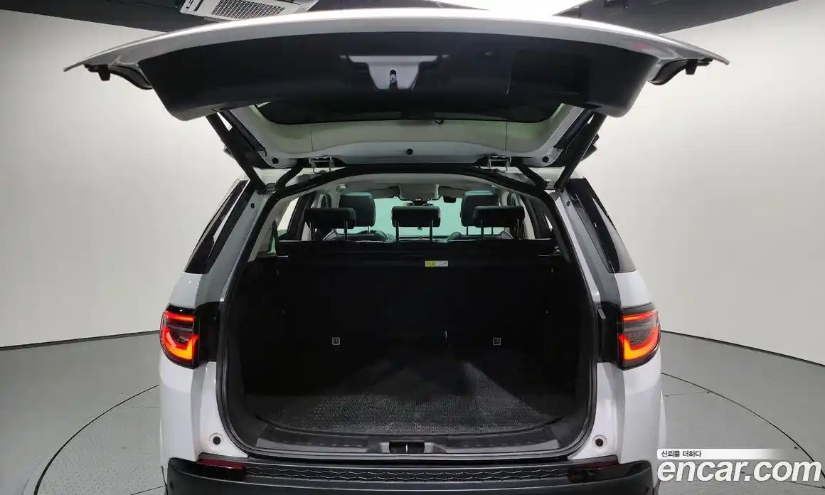 Land Rover Discovery Sport 2021 2.0 Автомат в Москве № 166141, фото 9