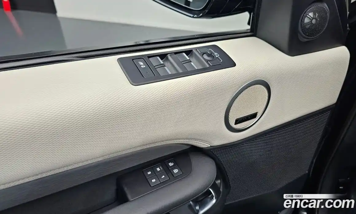 Land Rover Discovery 2023 3.0 Автомат в Москве № 166215, фото 17