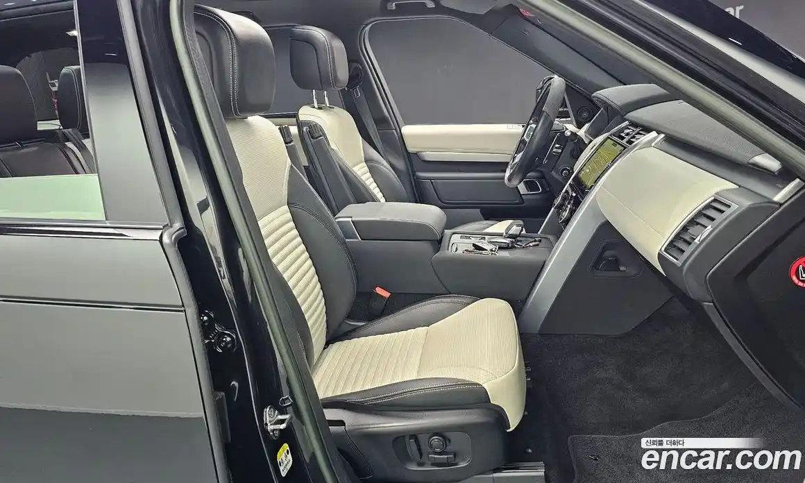 Land Rover Discovery 2023 3.0 Автомат в Москве № 166215, фото 10