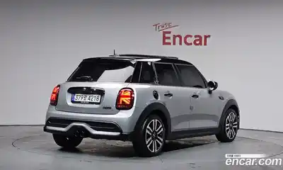 Mini Cooper 2024 2.0 Автомат в Москве № 166989, миниатюра 2