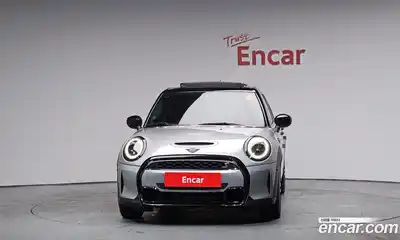 Mini Cooper 2024 2.0 Автомат в Москве № 166989, миниатюра 3