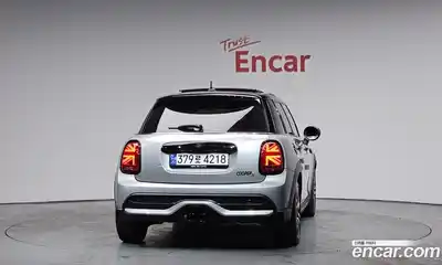 Mini Cooper 2024 2.0 Автомат в Москве № 166989, миниатюра 4