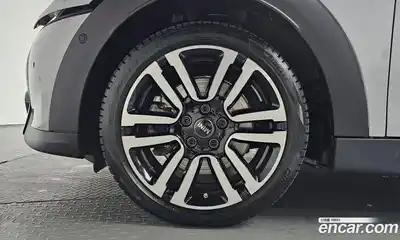 Mini Cooper 2024 2.0 Автомат в Москве № 166989, миниатюра 5