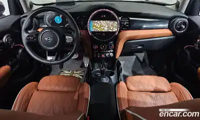 Mini Cooper 2024 2.0 Автомат в Москве № 166989, миниатюра 7