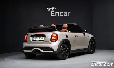 Mini Cooper Convertible 2022 2.0 Автомат в Москве № 167038, миниатюра 2