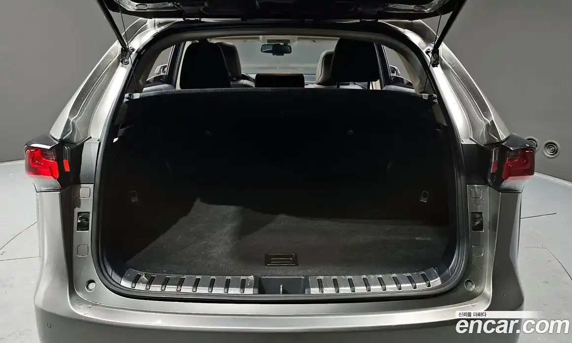 Lexus NX 2016 2.0 Автомат в Москве № 168282, фото 6