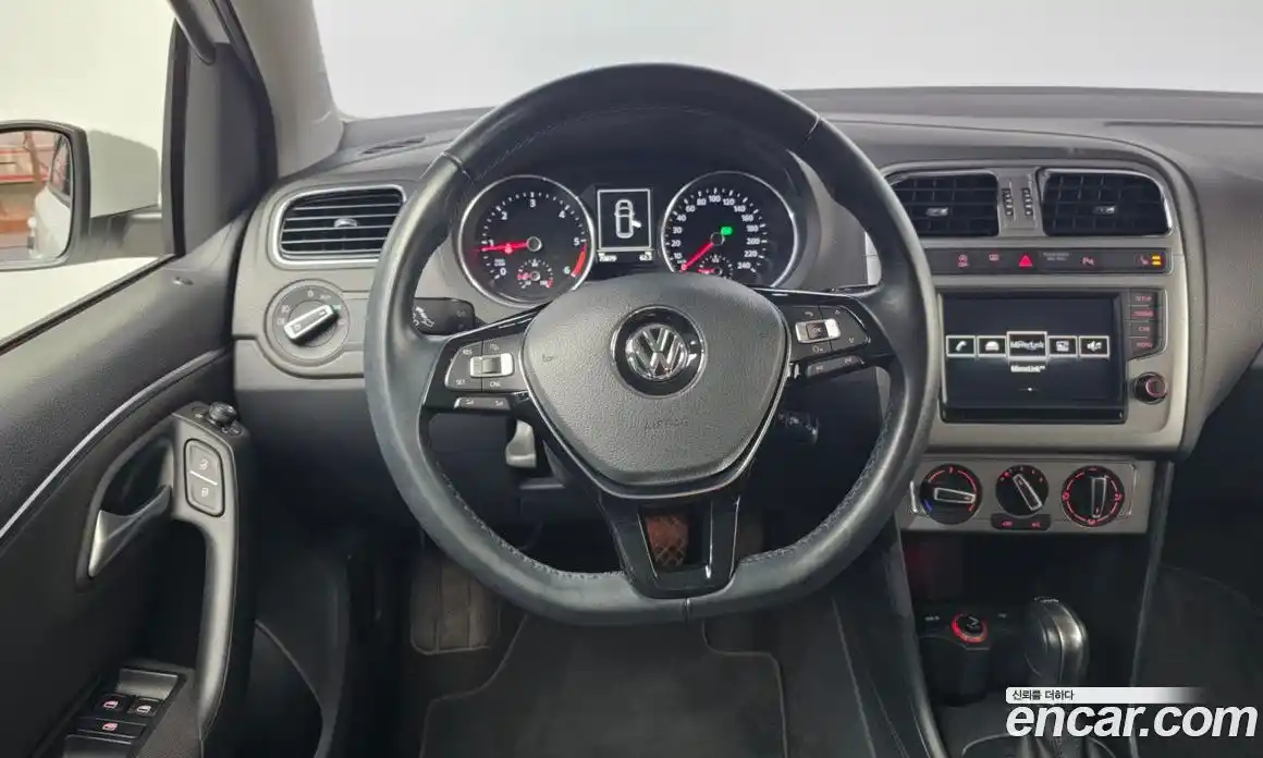 Volkswagen Polo 2015 1.4 Автомат в Москве № 168794, фото 13