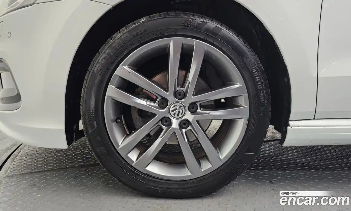 Volkswagen Polo 2015 1.4 Автомат в Москве № 168794, фото 5