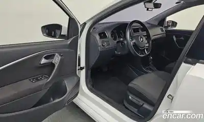 Volkswagen Polo 2015 1.4 Автомат в Москве № 168794, миниатюра 10