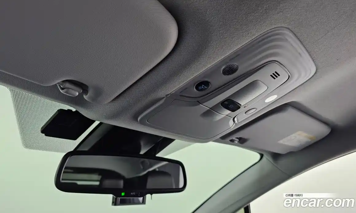 Toyota Prius 2021 1.8 Автомат в Москве № 170274, фото 13