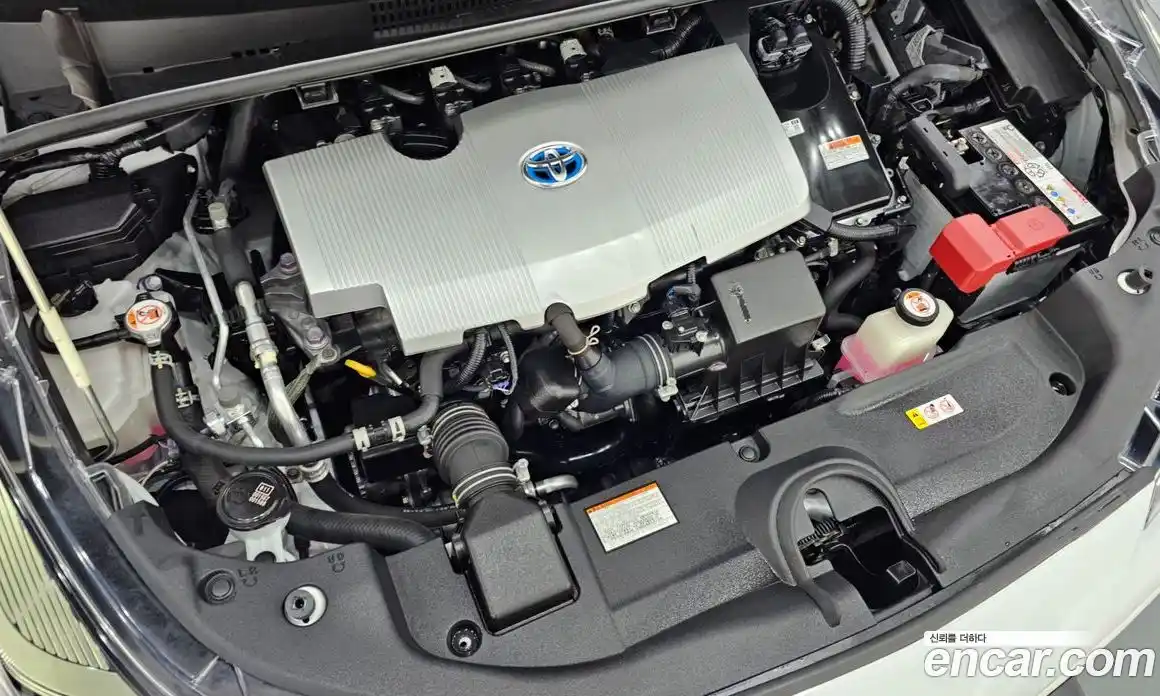 Toyota Prius 2021 1.8 Автомат в Москве № 170274, фото 19