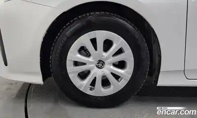 Toyota Prius 2021 1.8 Автомат в Москве № 170274, миниатюра 3