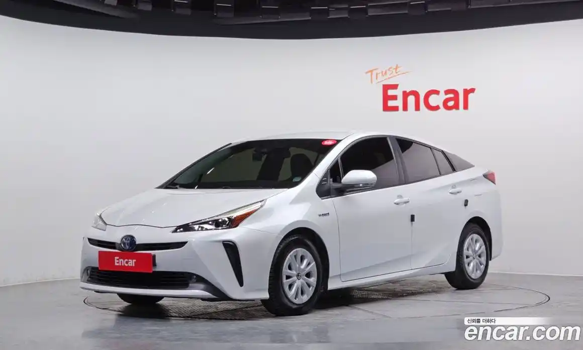 Toyota Prius 2021 1.8 Автомат в Москве № 170274, фото 8