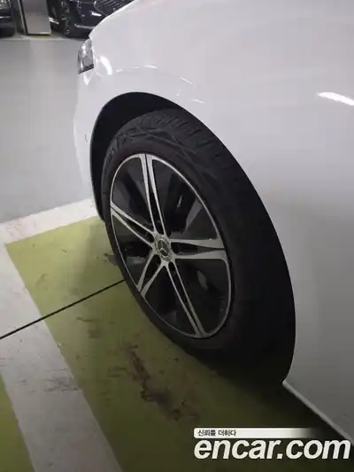 Mercedes-Benz A-Class 2024 2.0 Автомат в Москве № 174690, миниатюра 3