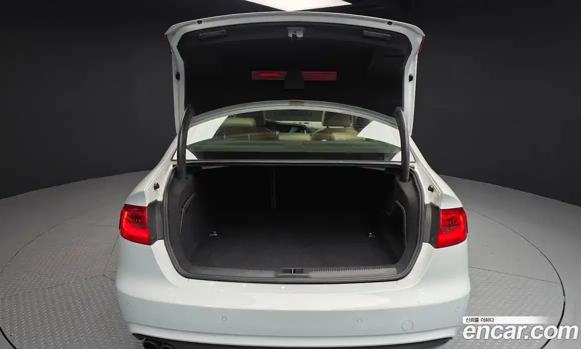 Audi A4 2015 2.0 Автомат в Москве № 181255, фото 11