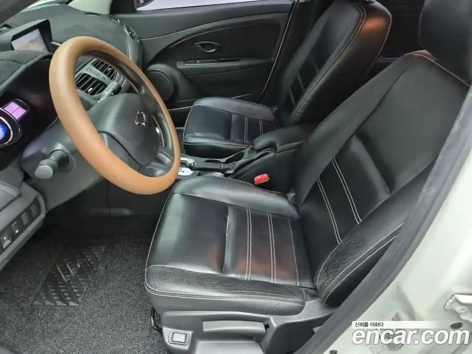 Renault SM3 2014 1.6 Автомат в Москве № 186347, фото 8