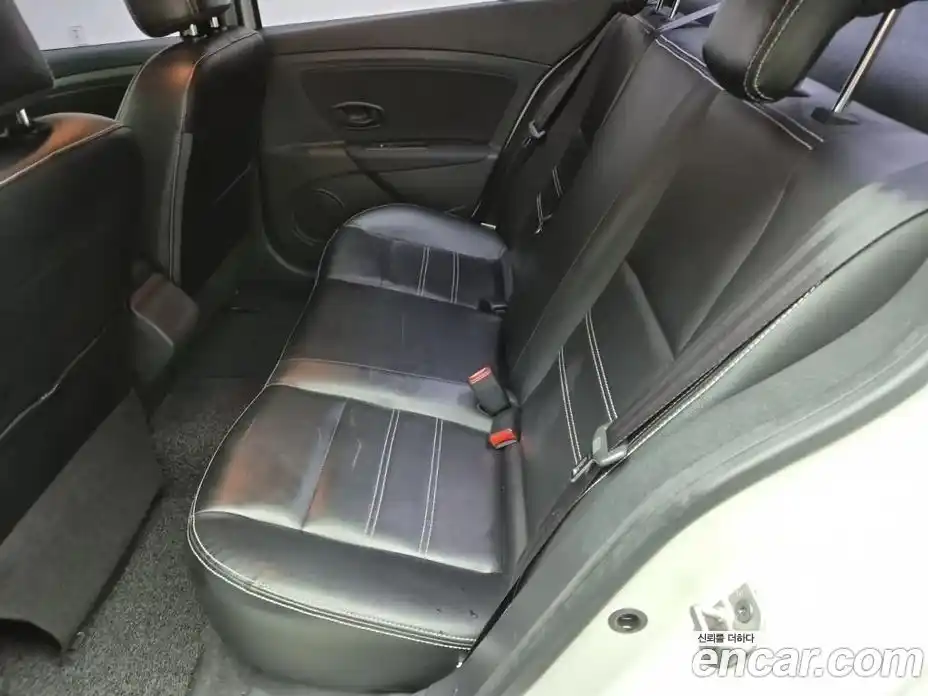 Renault SM3 2014 1.6 Автомат в Москве № 186347, фото 9