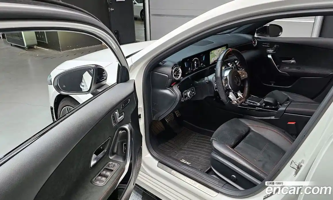 Mercedes-Benz A-Class 2023 2.0 Автомат в Москве № 193916, фото 15