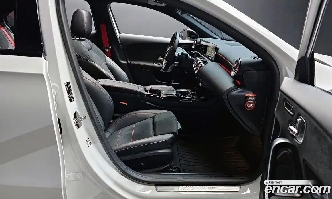 Mercedes-Benz A-Class 2023 2.0 Автомат в Москве № 193916, фото 9