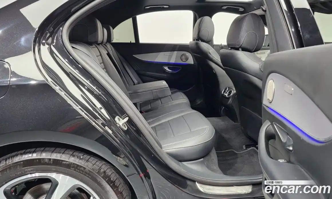 Mercedes-Benz E-Class 2021 2.0 Автомат в Москве № 194120, фото 12