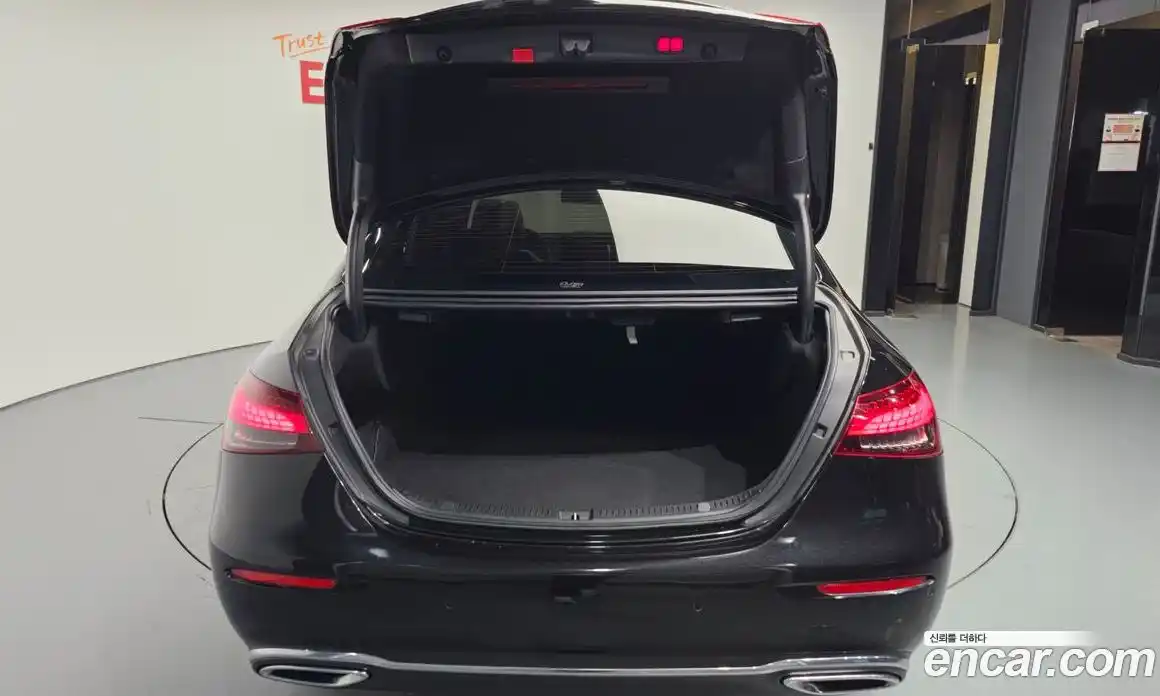 Mercedes-Benz E-Class 2021 2.0 Автомат в Москве № 194120, фото 20