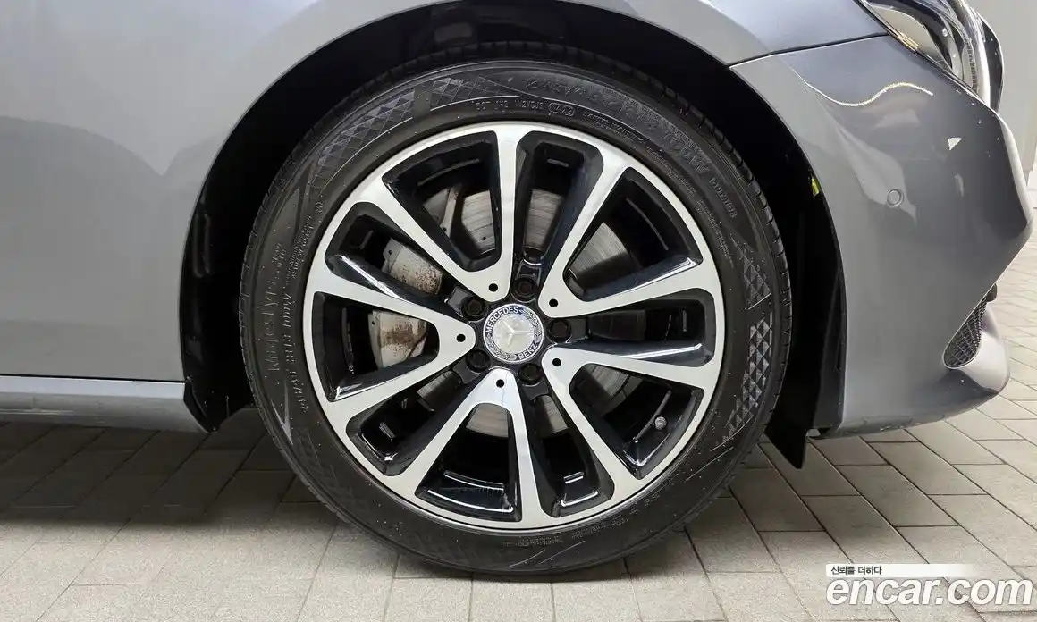 Mercedes-Benz E-Class 2017 2.0 Автомат в Москве № 194728, фото 17